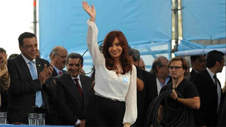 Masivo respaldo a la presidente de Argentina Cristina Fernández Un masivo respaldo al proyecto que encabeza Cristina Fernández